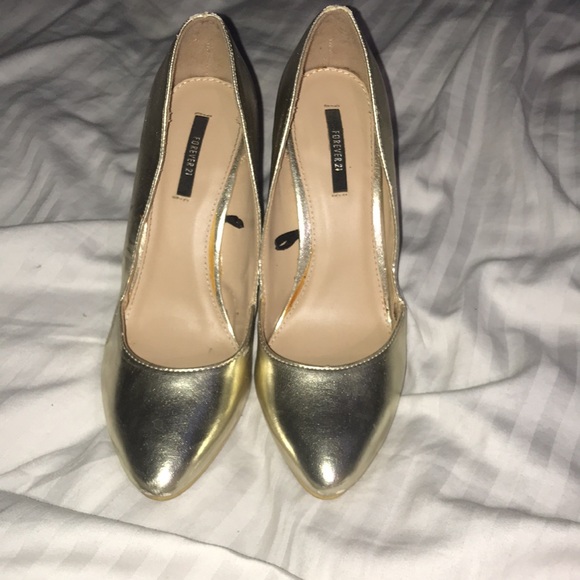 Forever 21 golden heels - Picture 2 of 4